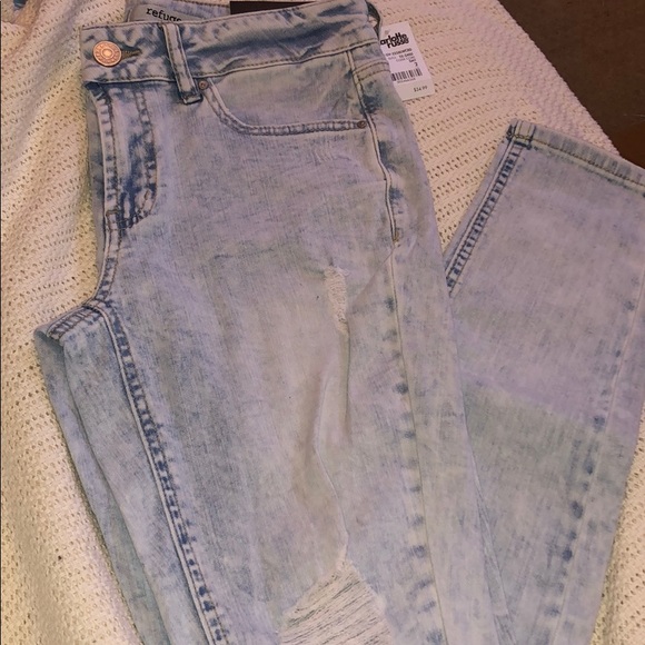Distressed Boyfriend Jeans - Picture 5 of 5